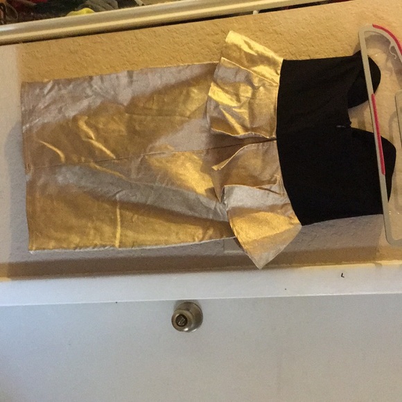 Dress - Picture 3 of 3